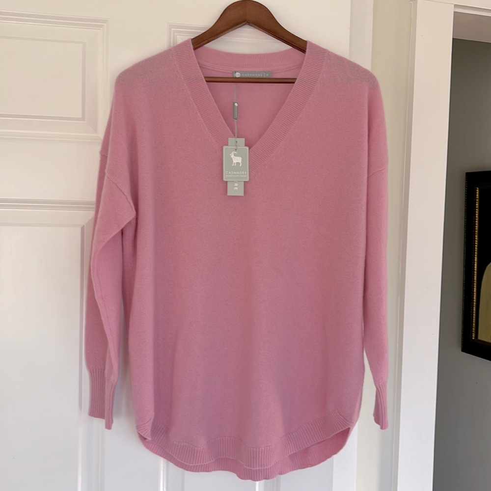 Beautiful brand new cashmere v neck sweater